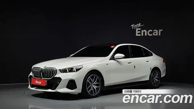 BMW 5 Series 2023 — Photo 1/20