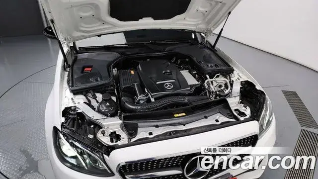 Mercedes-Benz E-Class 2020 — Photo 5/20
