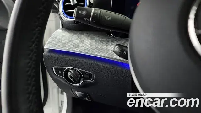 Mercedes-Benz E-Class 2020 — Photo 14/20