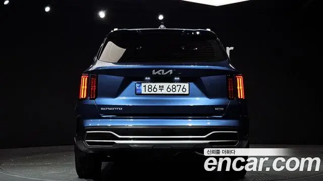 Kia Sorento 2023 — ფოტო 18/20