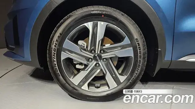 Kia Sorento 2023 — ფოტო 8/20