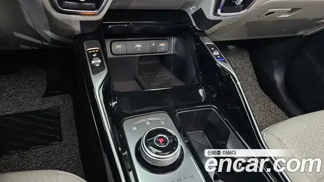 Kia Sorento 2023 — ფოტო 3/20