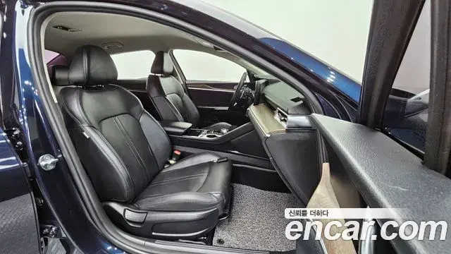 Kia K5 2020 — Photo 9/20