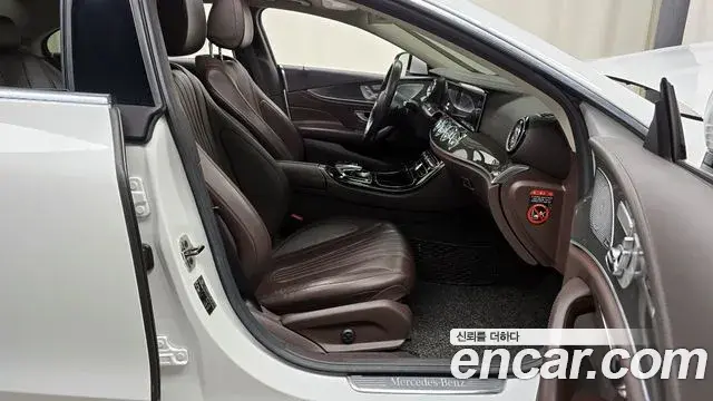 Mercedes-Benz CLS-Class 2020 — Фото 10/20