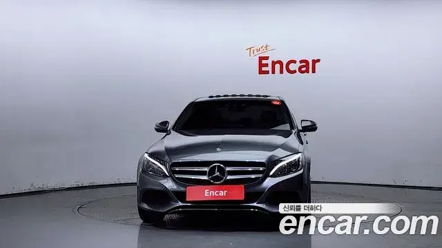 Mercedes-Benz C-Class 2018 — Фото 3/20