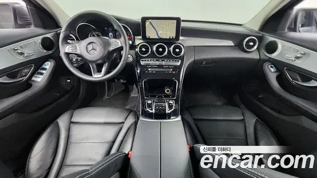 Mercedes-Benz C-Class 2018 — Фото 7/20