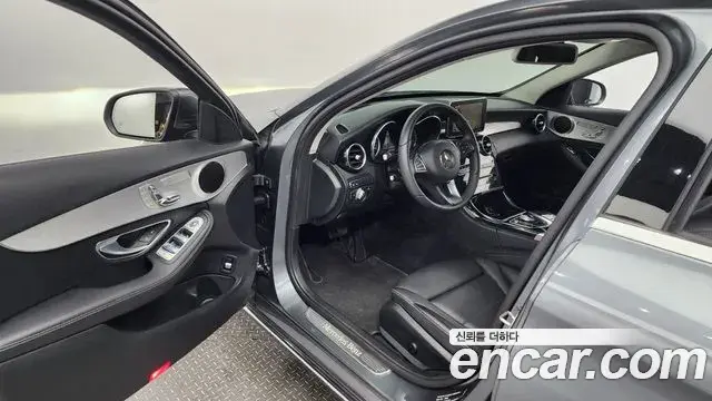 Mercedes-Benz C-Class 2018 — Фото 10/20