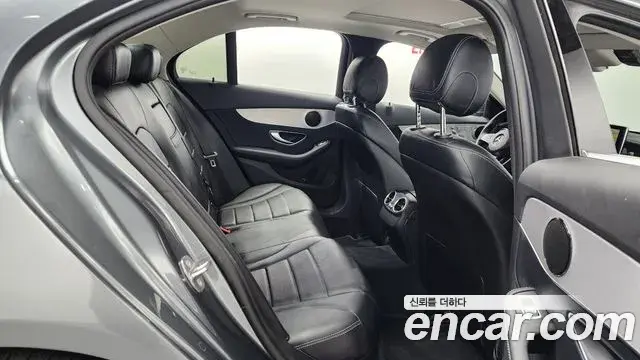 Mercedes-Benz C-Class 2018 — Фото 12/20