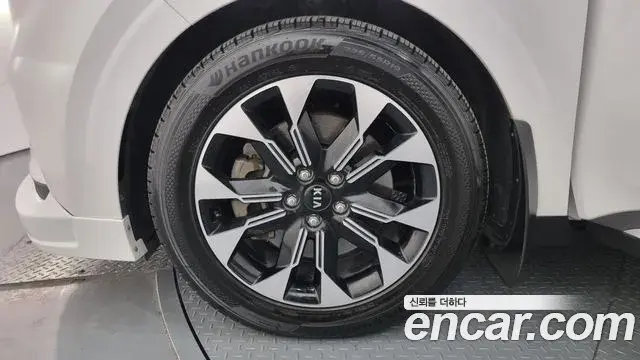 Kia Carnival 2020 — Photo 15/20