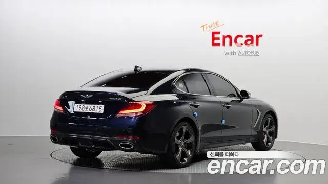 Genesis G70 2018 — Photo 9/20