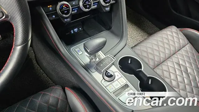 Genesis G70 2018 — Photo 8/20