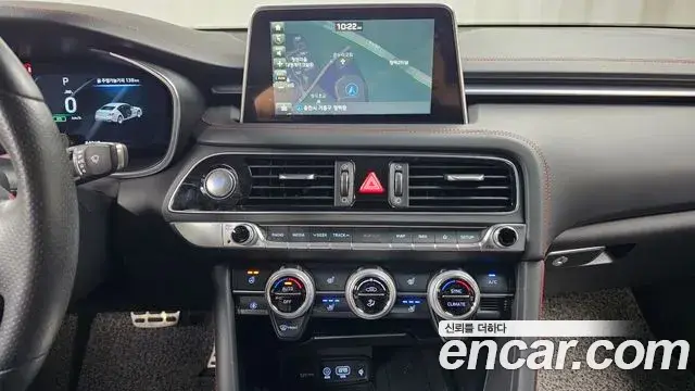Genesis G70 2018 — Photo 19/20