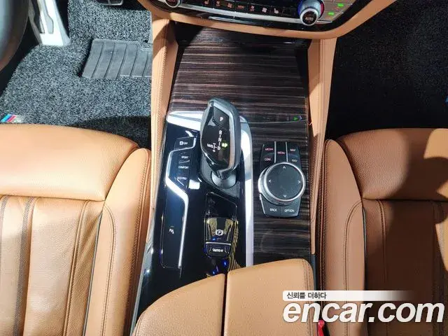 BMW 5 Series 2020 — ფოტო 10/20
