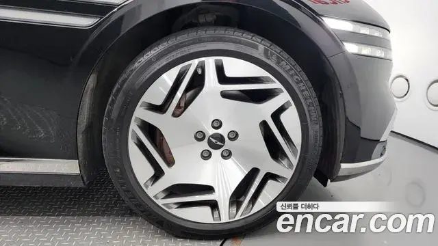 Genesis G90 2022 — ფოტო 17/20