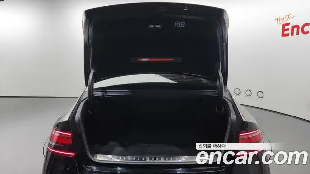 Genesis G90 2022 — ფოტო 14/20