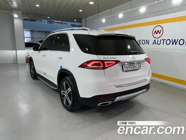 Mercedes-Benz GLE-Class 2019 — Şəkil 11/20