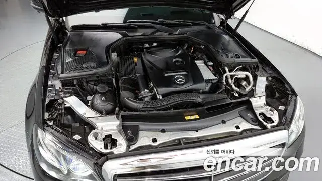 Mercedes-Benz E-Class 2019 — Şəkil 13/20