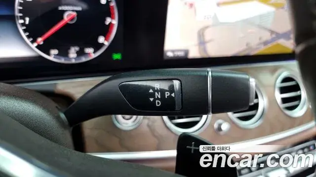 Mercedes-Benz E-Class 2019 — Şəkil 9/20