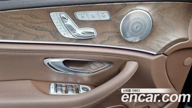 Mercedes-Benz E-Class 2019 — Şəkil 12/20