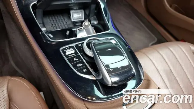 Mercedes-Benz E-Class 2019 — Şəkil 18/20