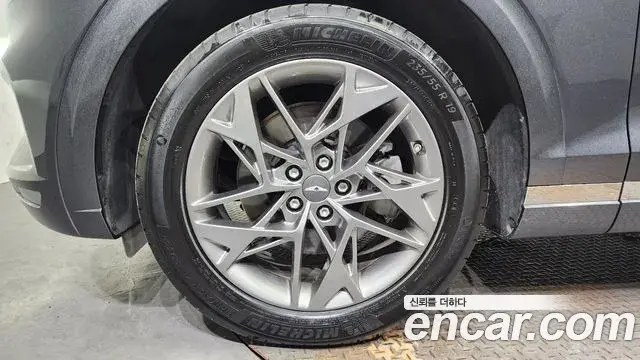 Genesis GV70 2021 — Şəkil 14/20