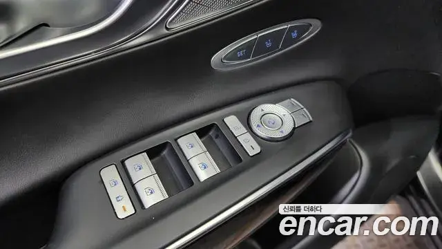 Genesis GV70 2021 — Şəkil 18/20