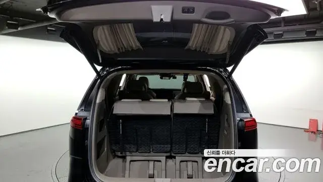Kia Carnival 2021 — Photo 1/20