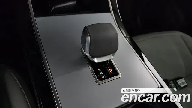 Land Rover Range Rover Evoque 2024 — Фото 9/20