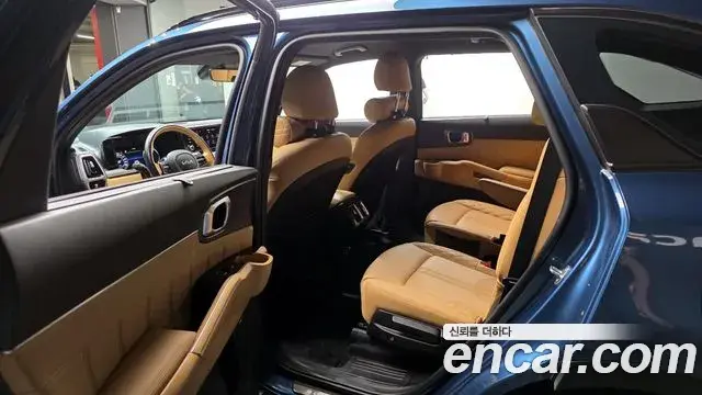 Kia Sorento 2023 — Фото 11/20