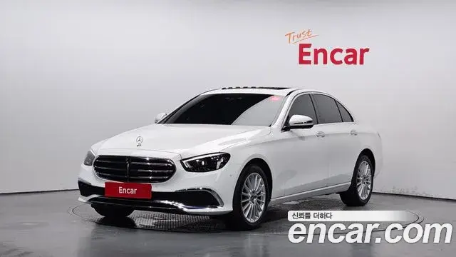 Mercedes-Benz E-Class 2023 — Фото 1/20