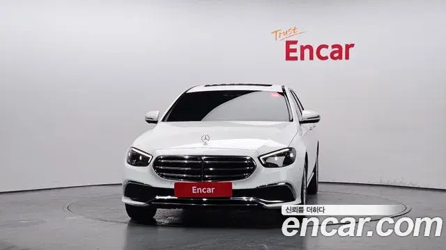 Mercedes-Benz E-Class 2023 — Фото 3/20