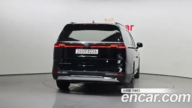 Kia Carnival 2021 — Photo 10/20