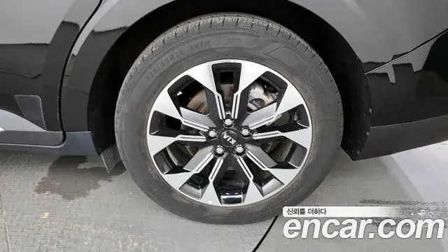 Kia Carnival 2021 — Photo 7/20