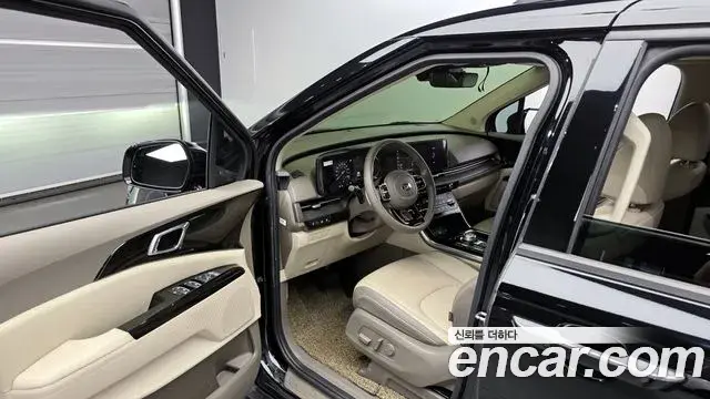 Kia Carnival 2021 — Photo 8/20