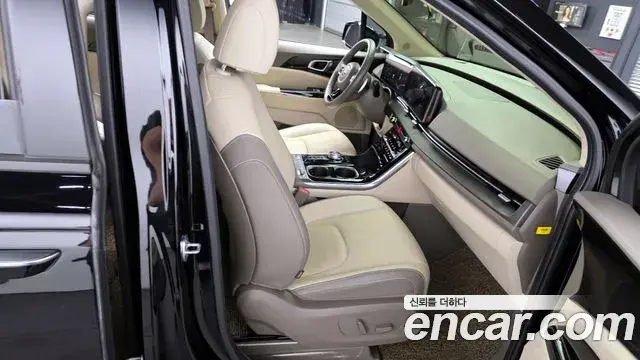 Kia Carnival 2021 — Photo 19/20