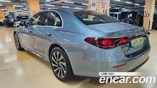 Mercedes-Benz E-Class 2024 — ფოტო 19/20