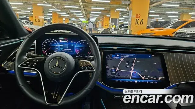 Mercedes-Benz E-Class 2024 — ფოტო 14/20