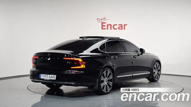Volvo S90 2023 — Фото 1/20