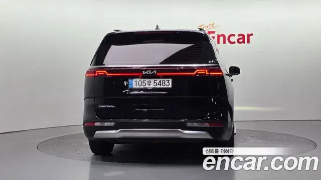Kia Carnival 2023 — Şəkil 19/20