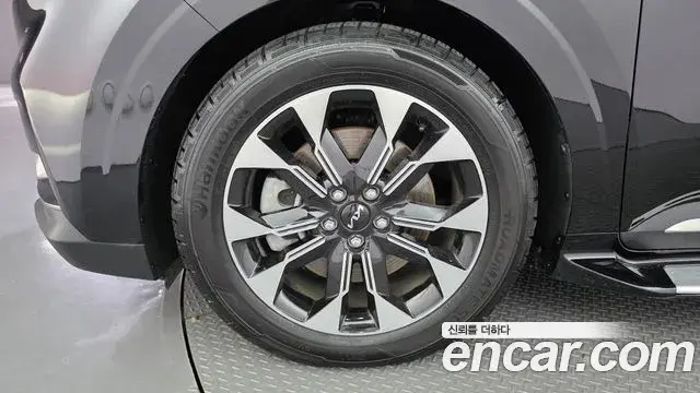 Kia Carnival 2023 — Şəkil 9/20
