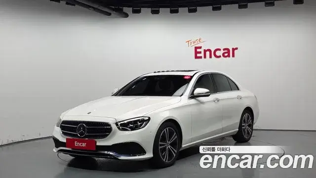 Mercedes-Benz E-Class 2021 — Фото 1/20