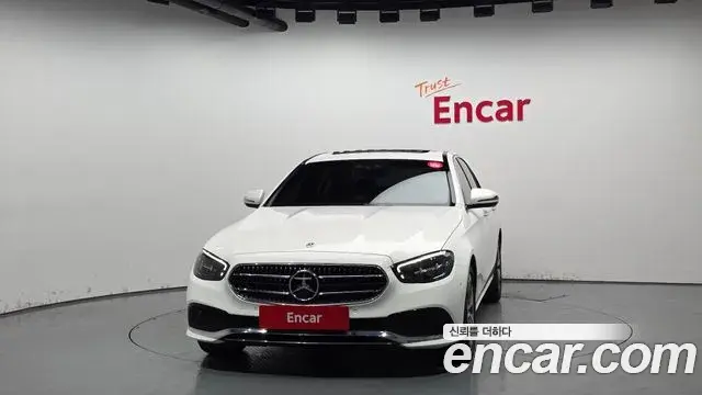 Mercedes-Benz E-Class 2021 — Фото 3/20