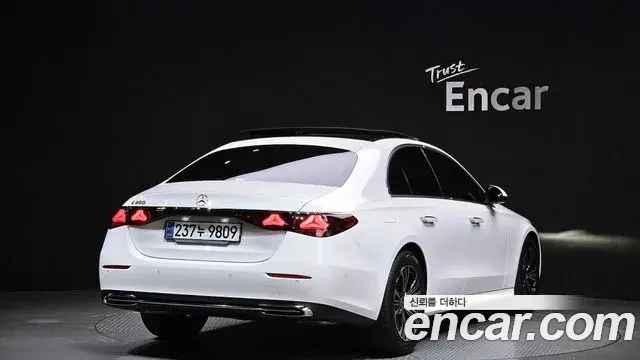 Mercedes-Benz E-Class 2025 — Şəkil 19/20
