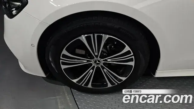 Mercedes-Benz E-Class 2025 — Şəkil 9/20