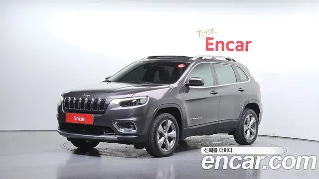 Jeep Cherokee 2021 — ფოტო 17/20