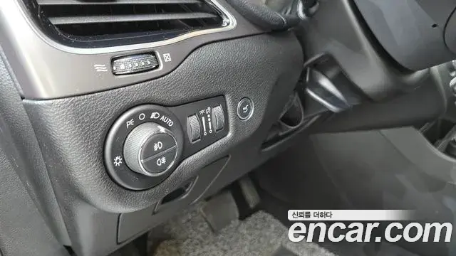 Jeep Cherokee 2021 — ფოტო 5/20
