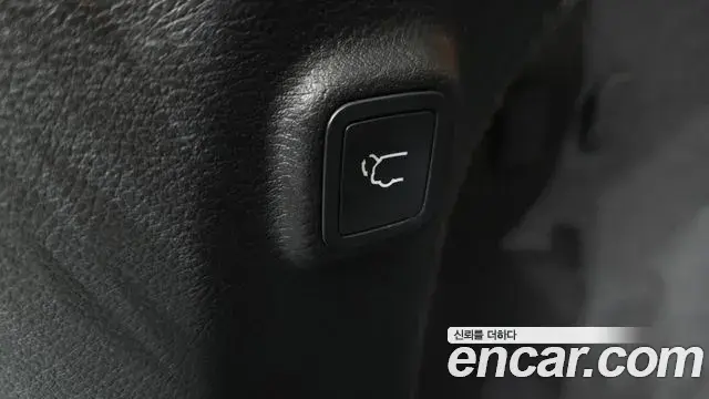 Jeep Cherokee 2021 — ფოტო 7/20