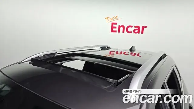 Jeep Cherokee 2021 — ფოტო 18/20