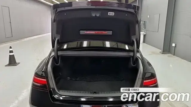 Genesis G90 2022 — ფოტო 14/18