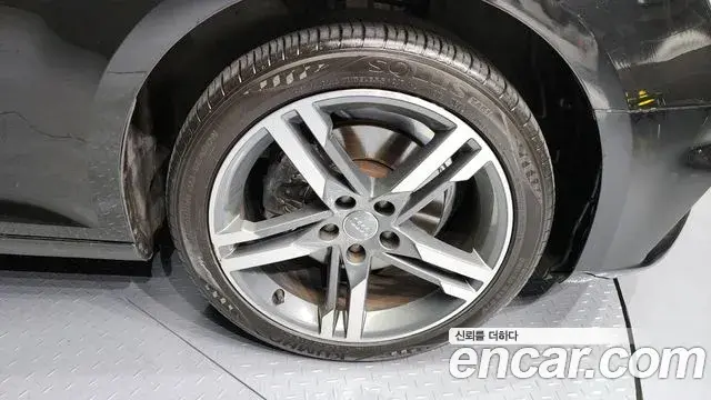 Audi A4 2019 — ფოტო 15/20